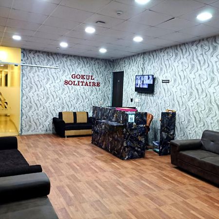 Hotel Gokul Solitaire, Surat Bhatha エクステリア 写真