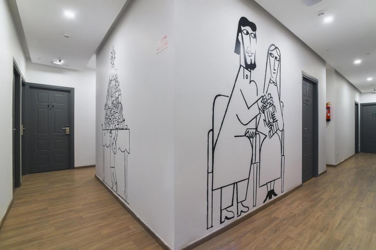 Hotel Gokul Solitaire, Surat Bhatha エクステリア 写真
